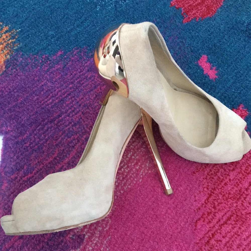 Marciano suede nude/gold open toe pumps size 37